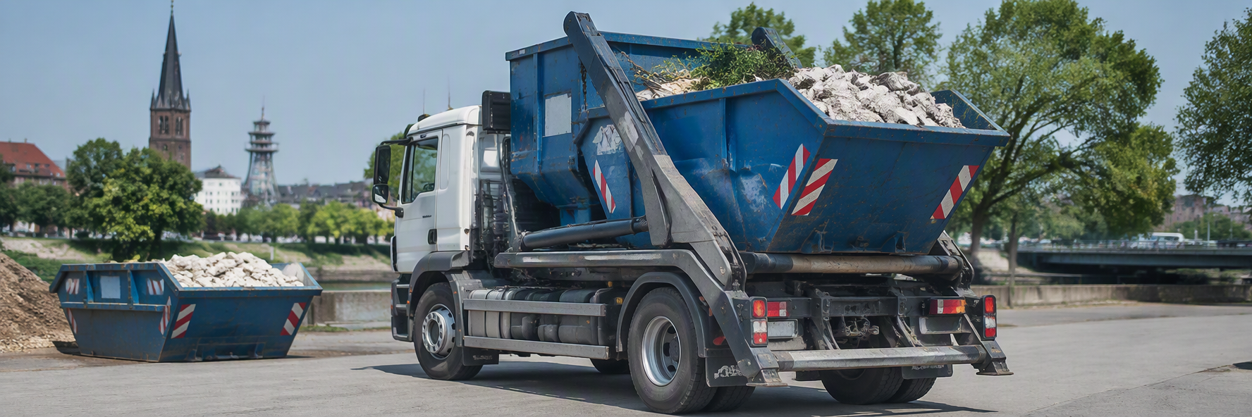 Containerdienst in Hamm: Preise vergleichen, Abfallart und Containergröße wählen, Stellfläche auf Privatgrund prüfen oder für öffentliche Flächen die Sondernutzung bei der Stadt Hamm beachten. Für Straßenaufstellung gilt in Hamm eine Sondernutzungserlaubnis; in der Gebührenordnung ist je nach Zone eine Mindestgebühr vorgesehen. Der ASH Hamm bietet zudem aktuelle Entsorgungs- und Serviceinformationen. (serviceportal.hamm.de)